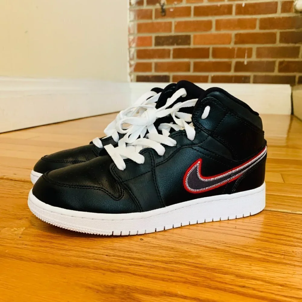 Nike Air Jordan Youth Size 5.5 Black BQ6931-016